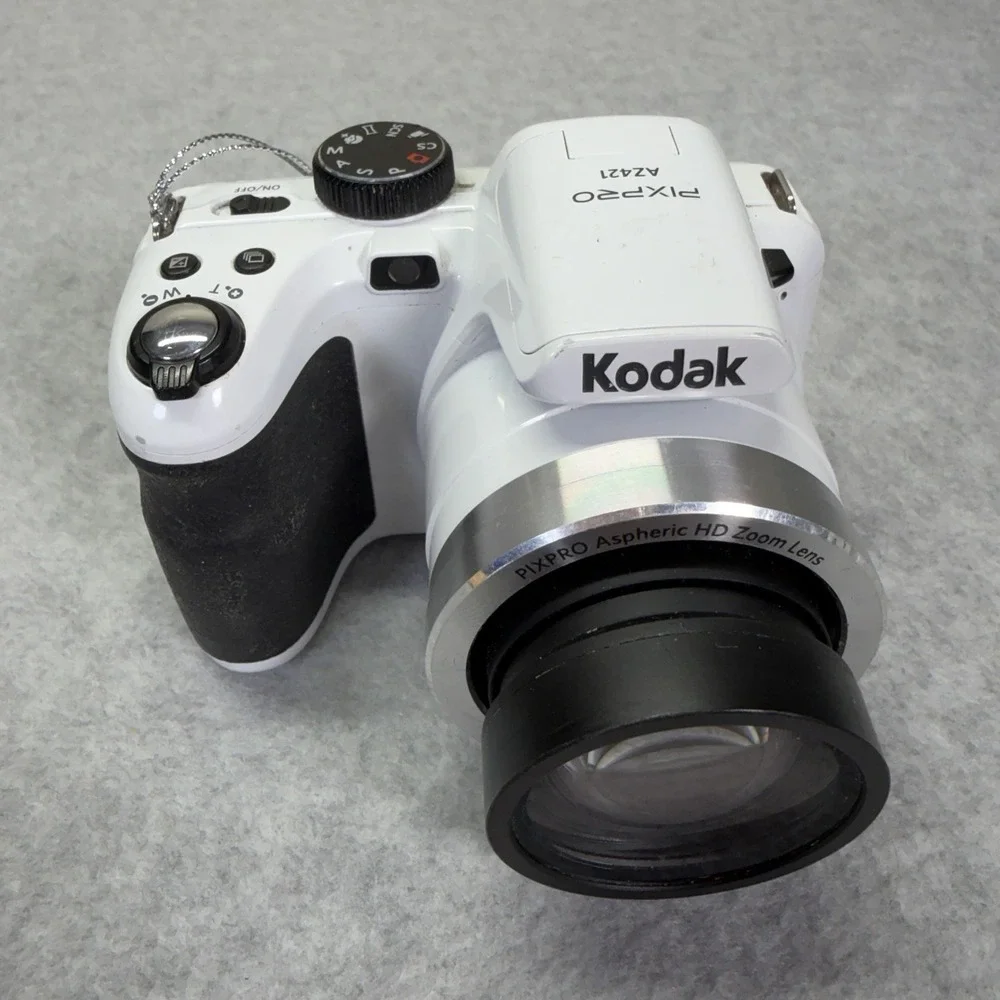 Kodak AZ421 PIXPRO 16MP Digital Camera with Wide Angle 42X White FOR PARTS